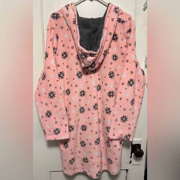 Women’s Joe Boxer Hooded Nightgown - Picture 3 of 10